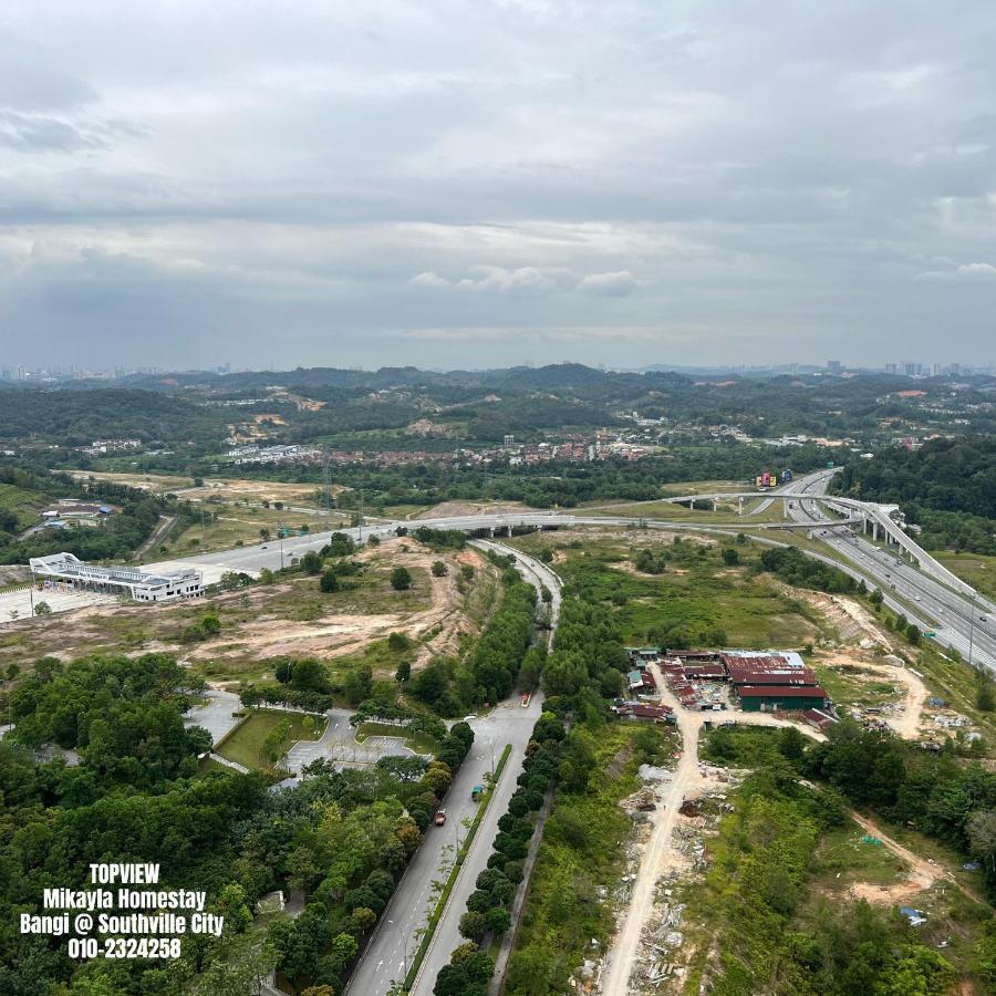 Apartment Topview Mikayla Bangi @ Southville